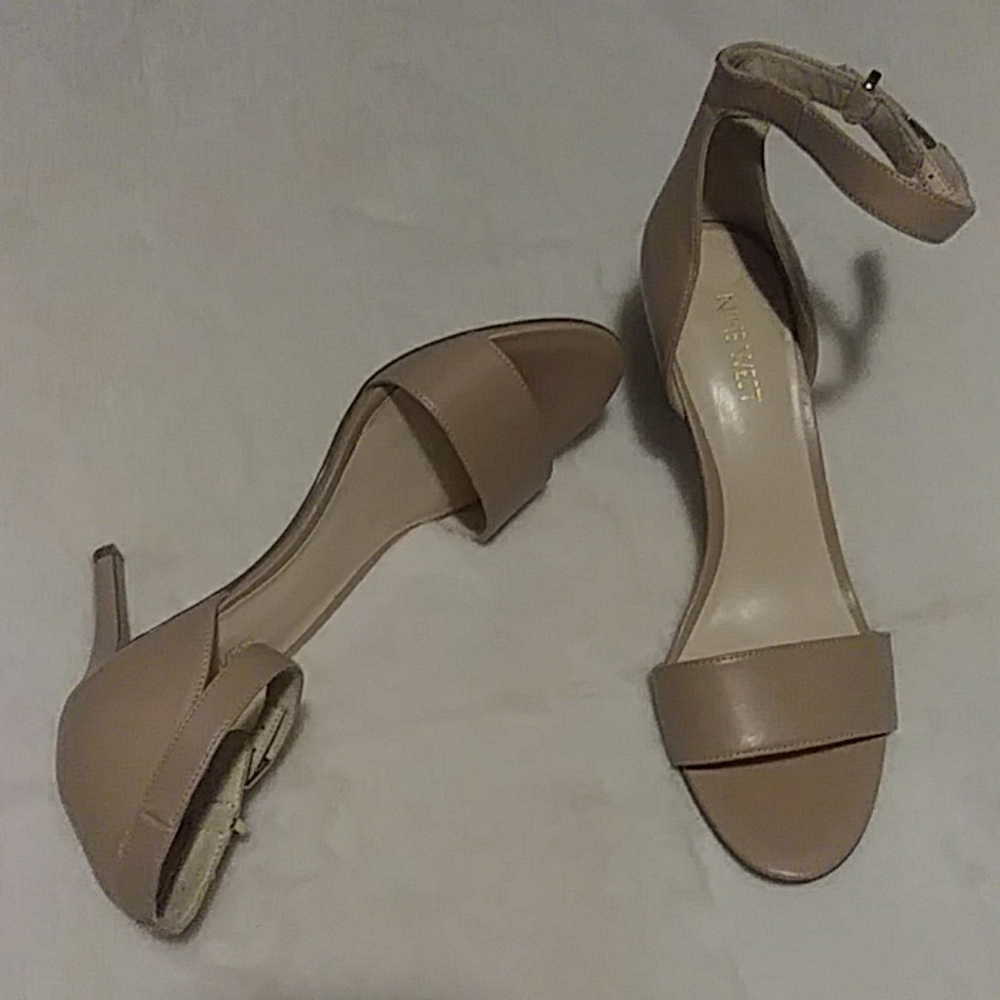 Sandles